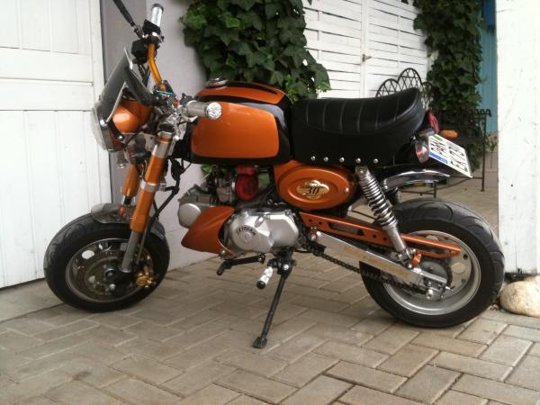 Honda Monkey (mit 175 ccm Skyteam Motor)