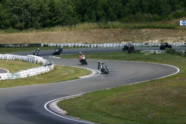 Hunsrückring ... mit nem Supersportler im Nacken :-D