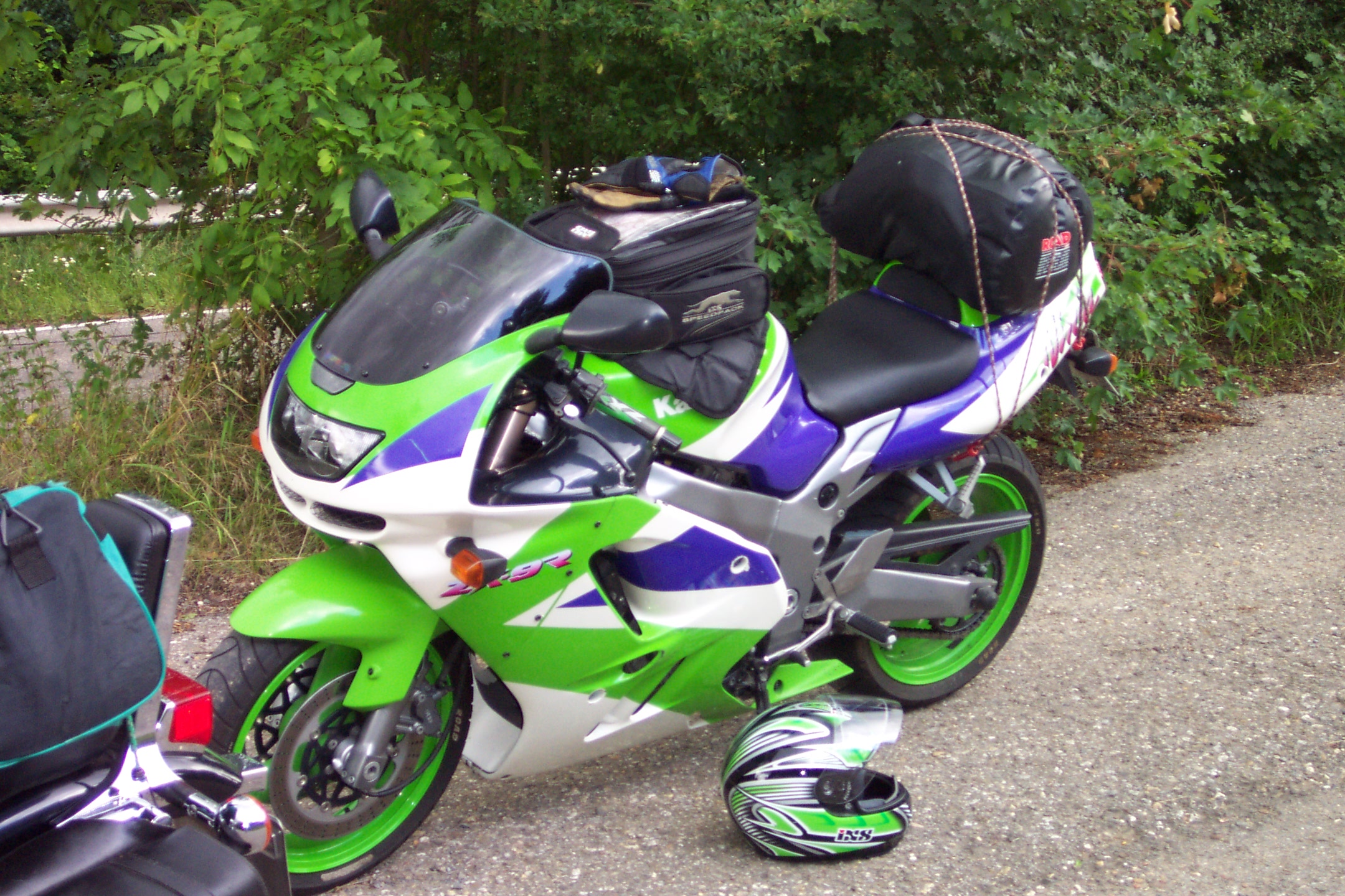 Kawasaki ZX 9 R                                         ( ZX 900 B )