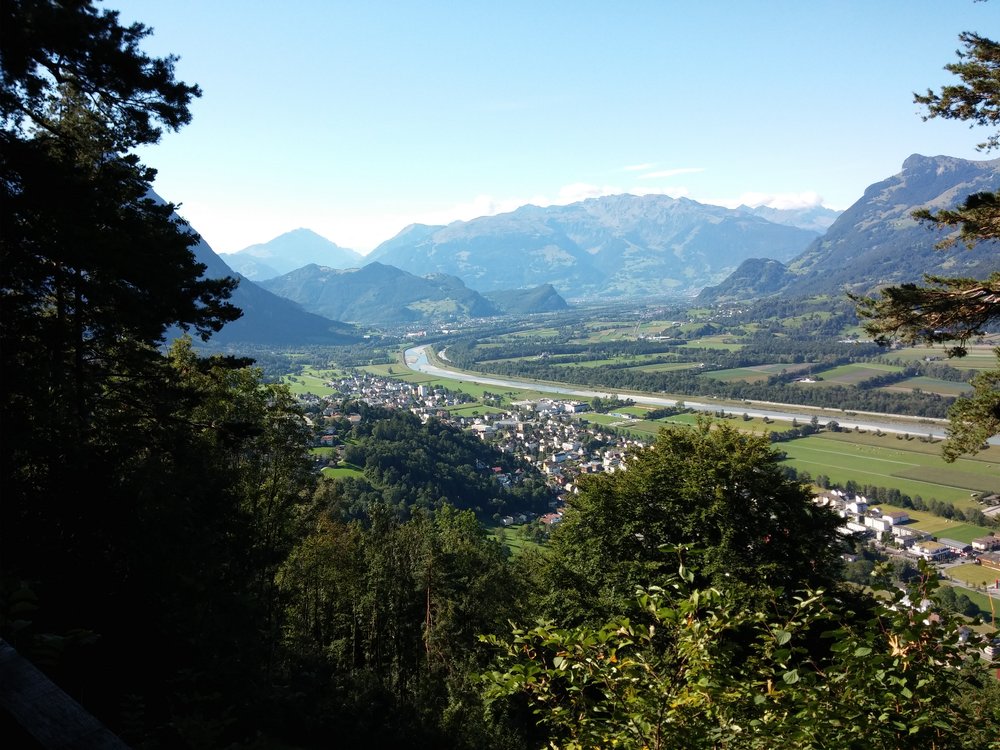 Lichtenstein 09/2015
Blick vom Fürstentum Lichtenstein aus auf das Rheintal