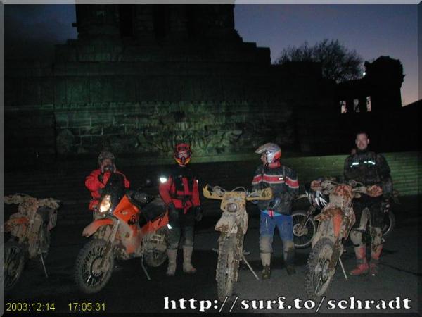 Offroad all over Germany , Zielankunft  
( Deutsches Eck , Koblenz ) nach 180 km Offroad von Aachen nach Koblenz , 9 Stunden im Regen Fahrzeit ! Einfa