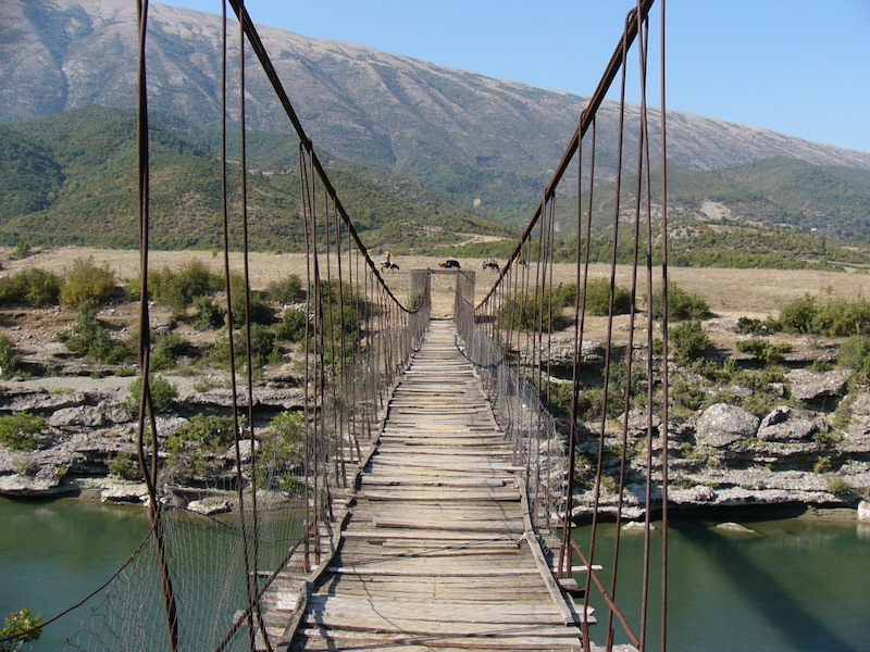 On the road in Albanien