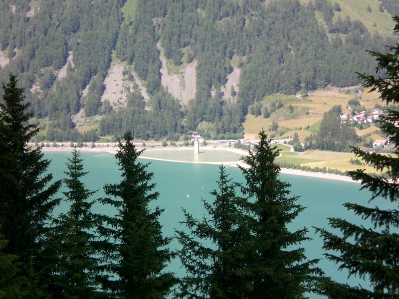 Reschensee Kirchturm von hinten