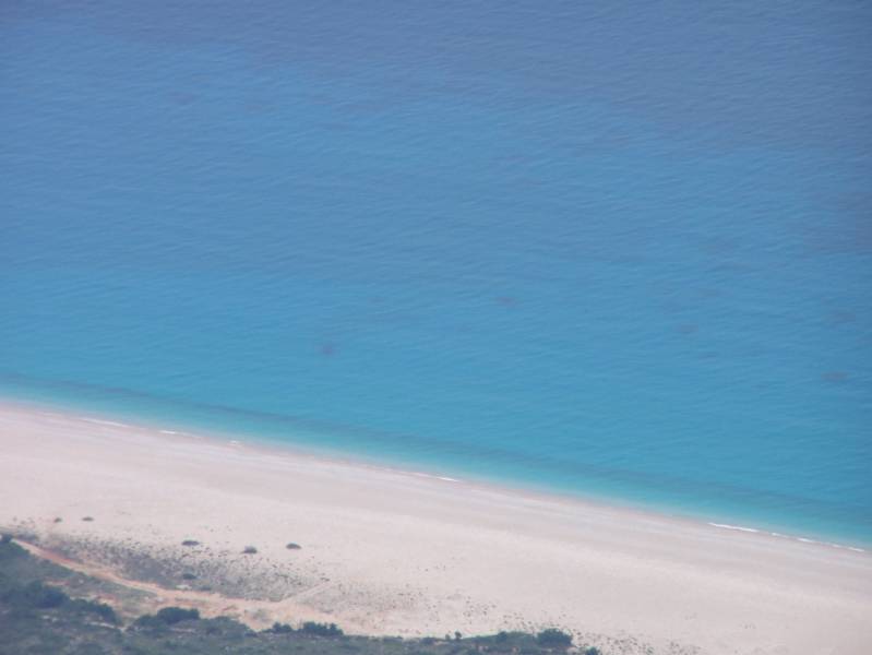 Strand unterhalb des Llogorasepasses