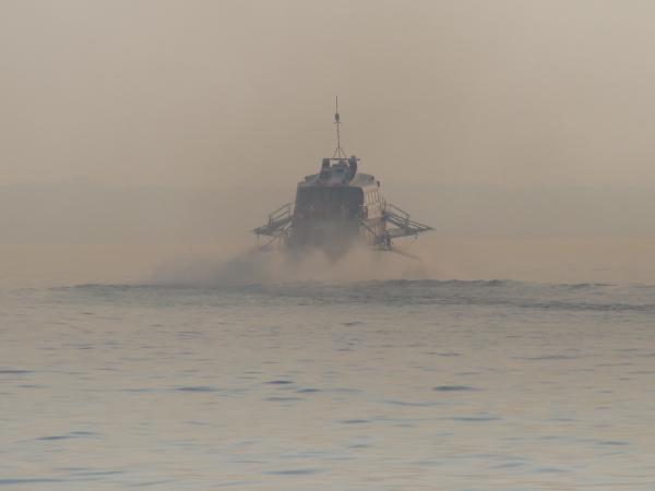 Tragflügelboot vor Garda