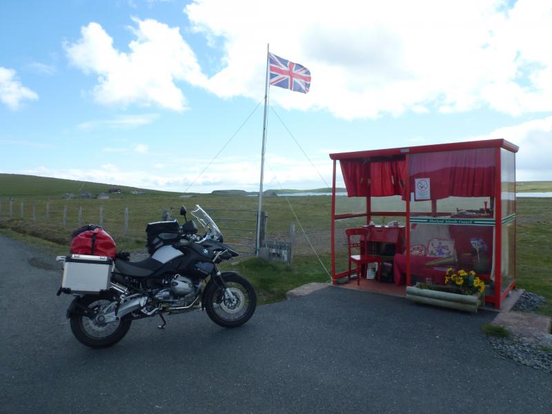 Unst Busshelter mit eigener Homepage