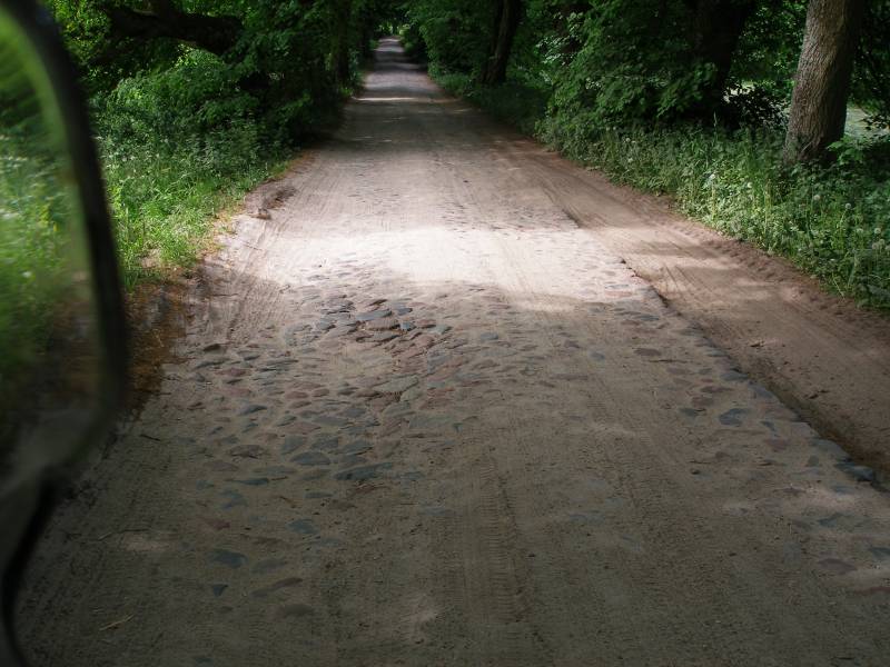 vertrumte Strae in der Kaschubischen Schweiz